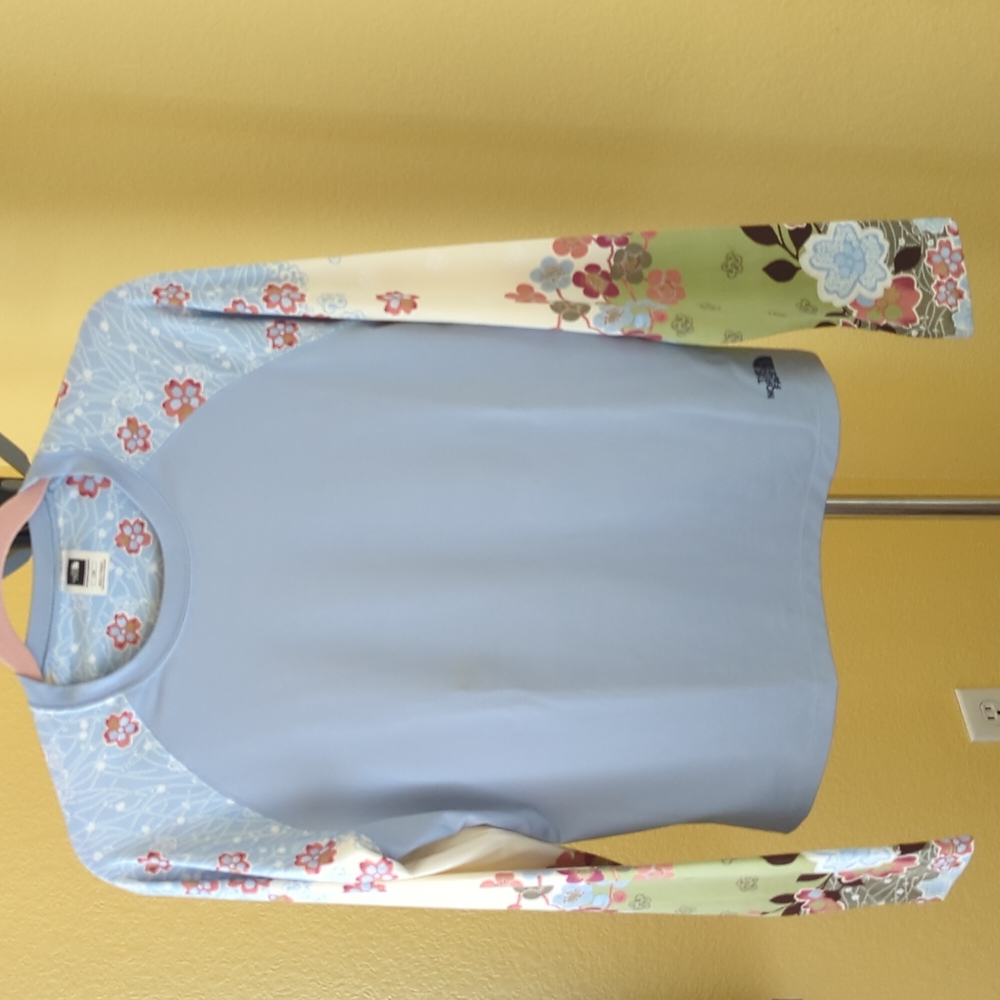 Feminine and Rugged! North Face Long Sleeve Wicking T
